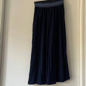 Wallpapher Navy and White Striped skirt
